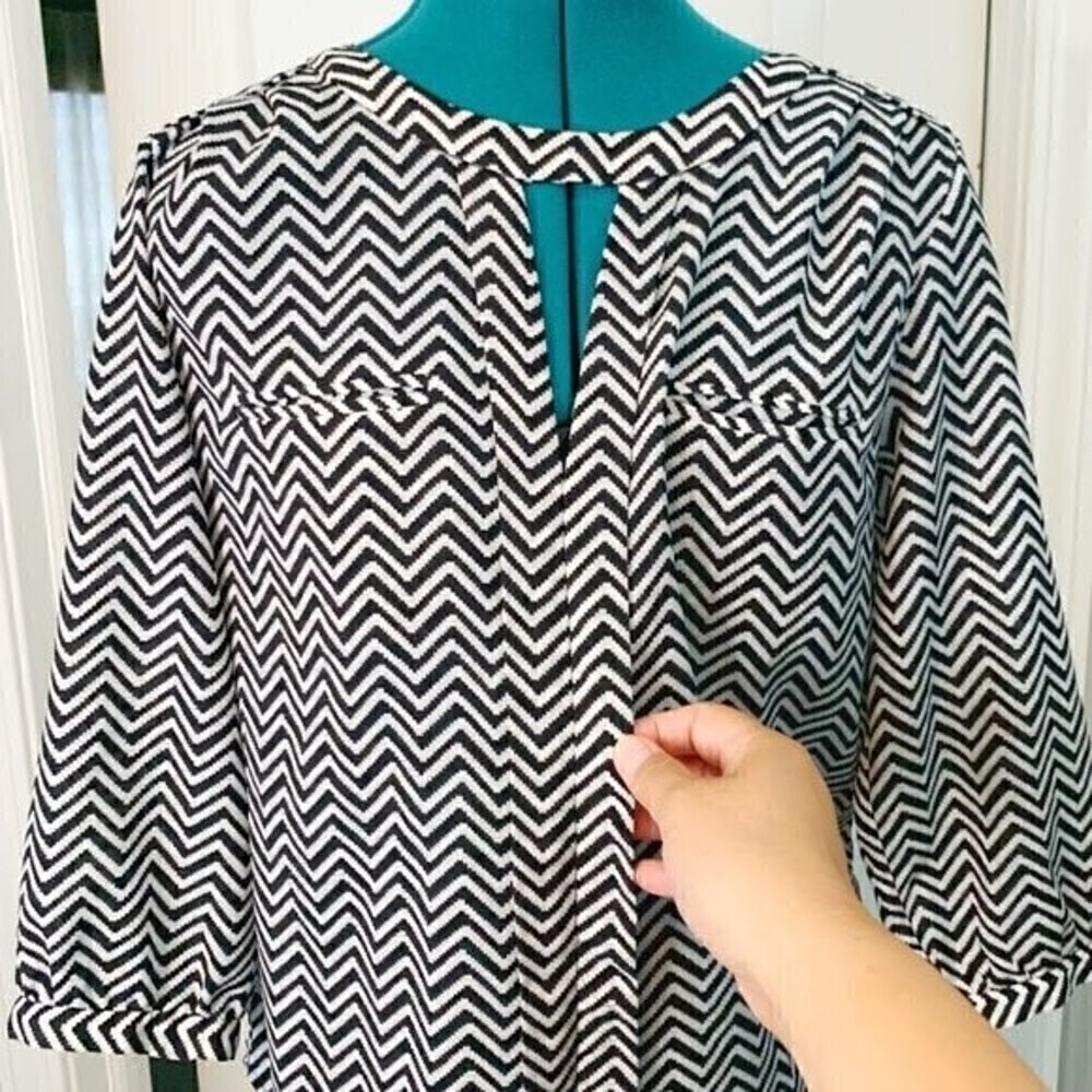 French Connection 3/4 Sleeve Keyhole Casual Career Lightweight Printed Blouse - Picture 5 of 15